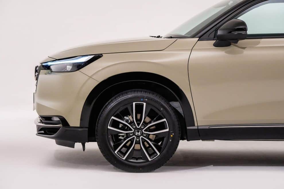 Honda HR-V e:HEV RS thay đổi họa tiết mâm, kích thước 18 inch